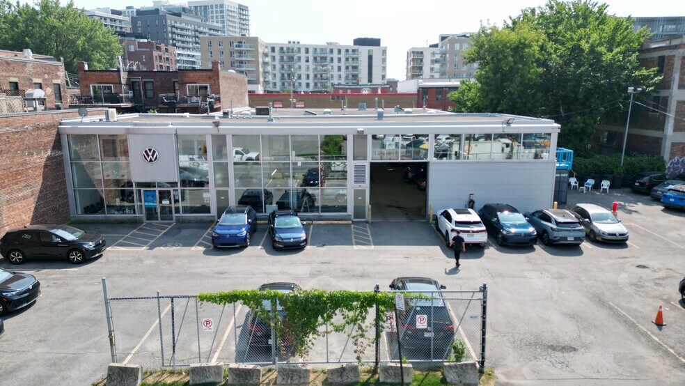 More Photos Of 280 Rue Young, Montréal Auto Repair For Lease