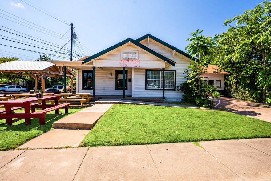 Primary Photo Of 1319 Rosewood Ave, Austin Office Residential For Lease