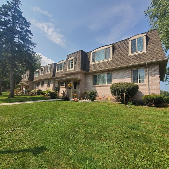 More Photos Of 261 Beattie Ave, Lockport Apartments For Sale