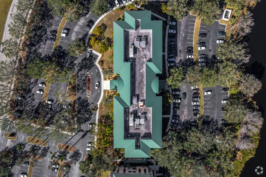More Photos Of 6151 Lake Osprey Dr, Sarasota Office For Lease