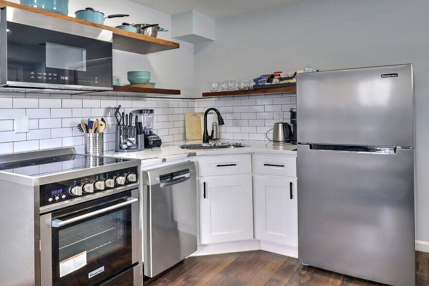 More Photos Of 3360 PA-940, Mount Pocono Specialty For Sale