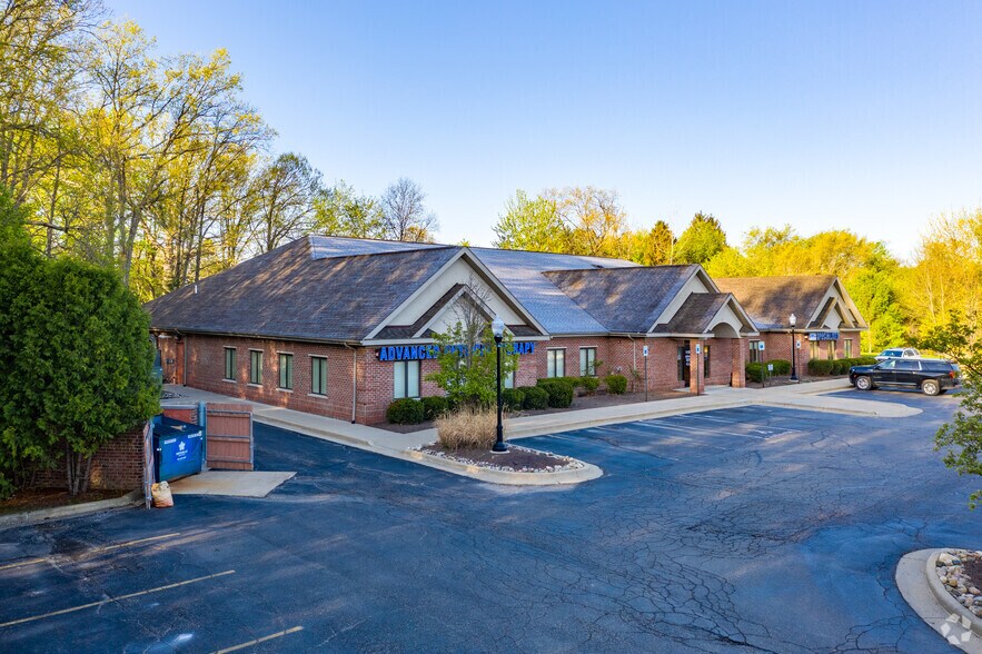 Primary Photo Of 11166-11178 Highland Rd, Hartland Medical For Sale