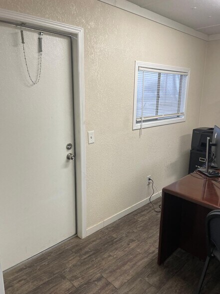 More Photos Of 11919 Sara Rd, Laredo Land For Lease