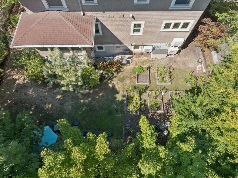 More Photos Of 2520 SE Madison St, Portland Apartments For Sale