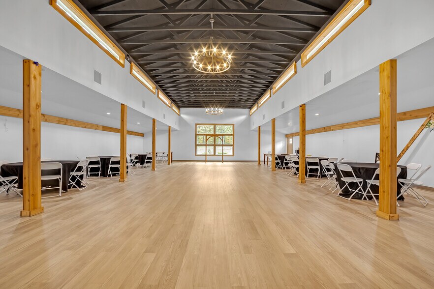 More Photos Of 446724 E 390 Rd, Langley Hotel For Sale