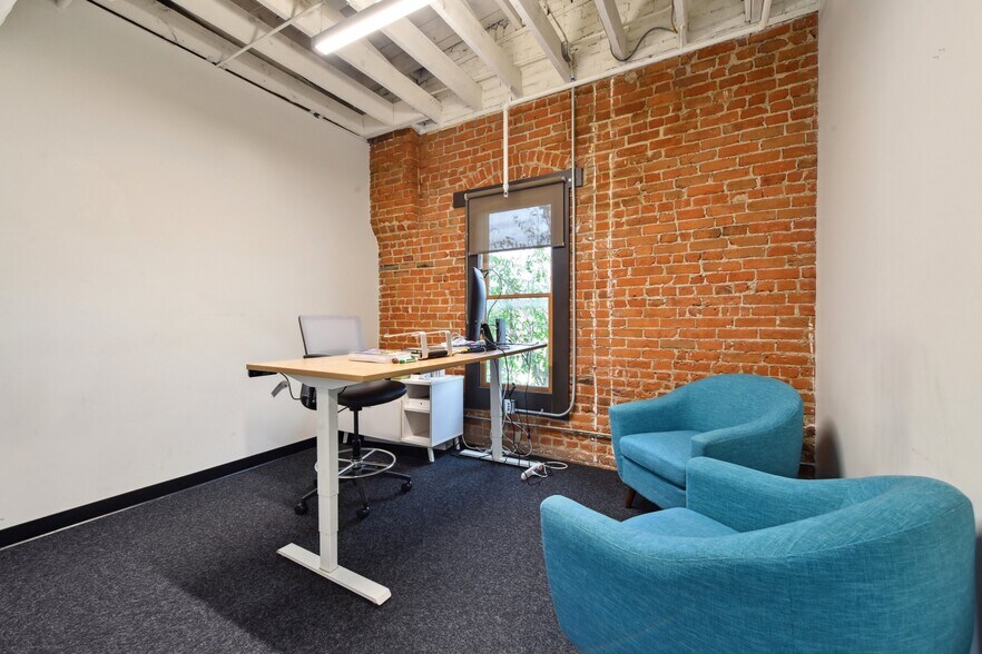 More Photos Of 2911 Walnut St, Denver Showroom For Sale