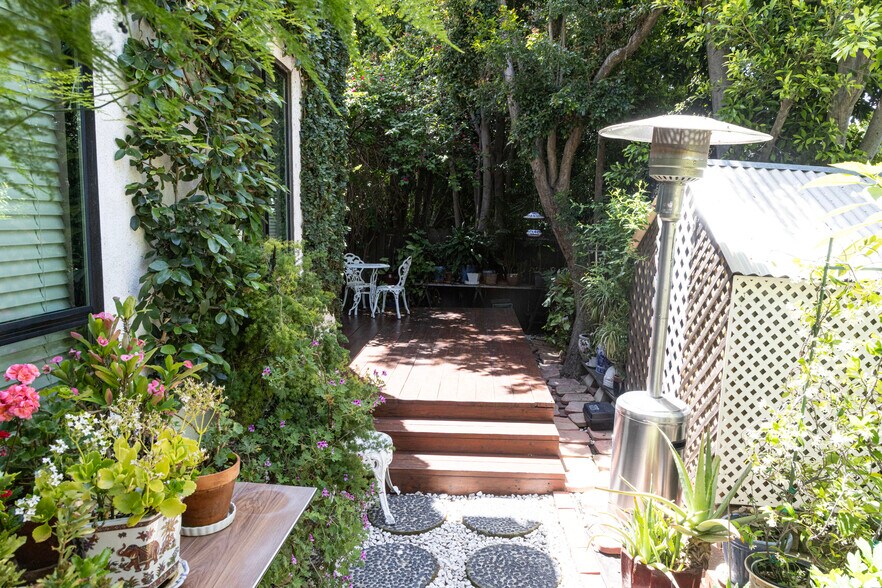 More Photos Of 4931 Coldwater Canyon Ave, Van Nuys Apartments For Sale