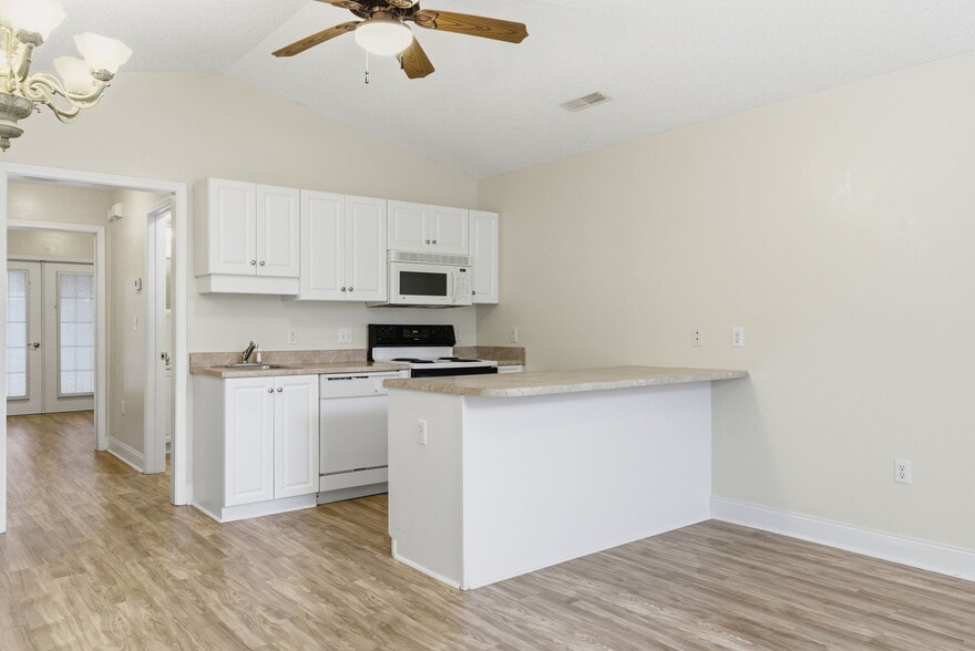 More Photos Of 100 Garden Manor Ct, Murrells Inlet Apartments For Sale