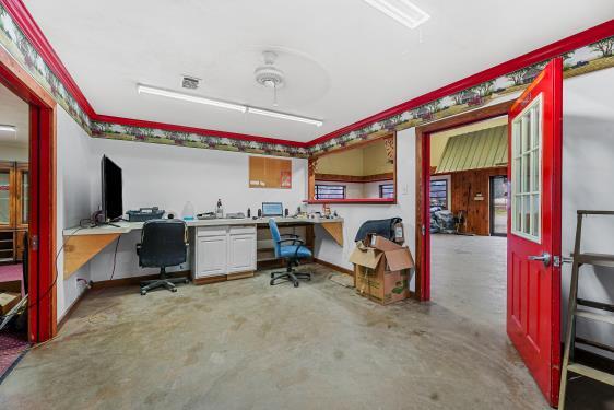 More Photos Of 20787 US Highway 59, New Caney Light Distribution For Sale