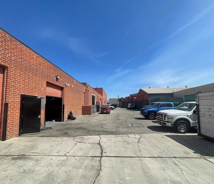 More Photos Of 7660 Clybourn Ave, Sun Valley Light Manufacturing For Lease