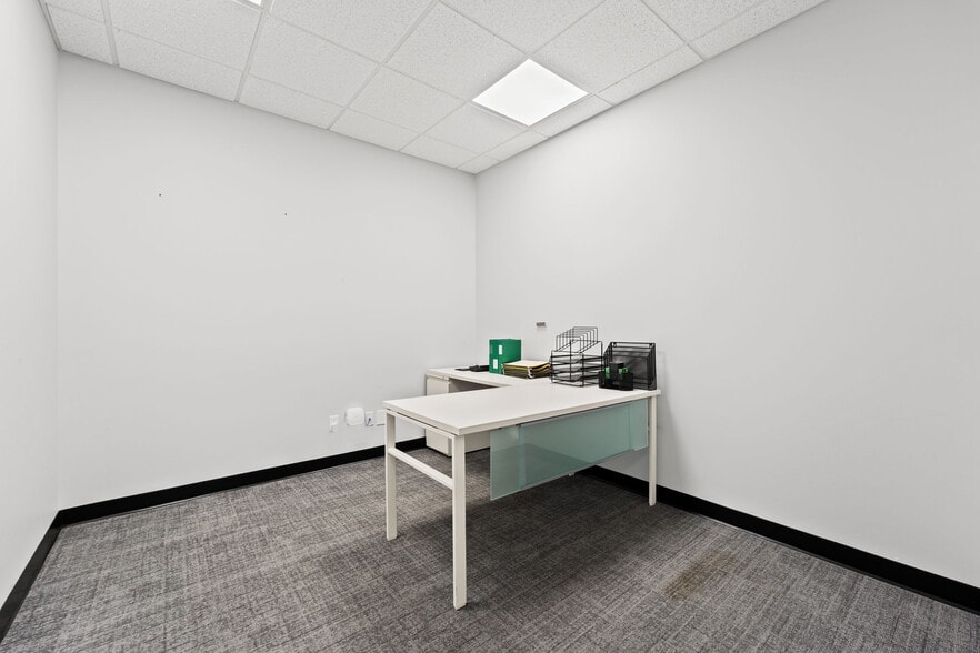 More Photos Of 2820 Spring Glen Rd, Jacksonville Office For Sale