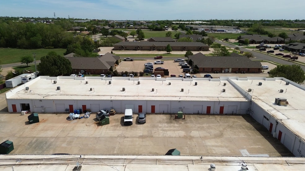 More Photos Of 1700-1738 S Kelly Ave, Edmond General Retail For Lease