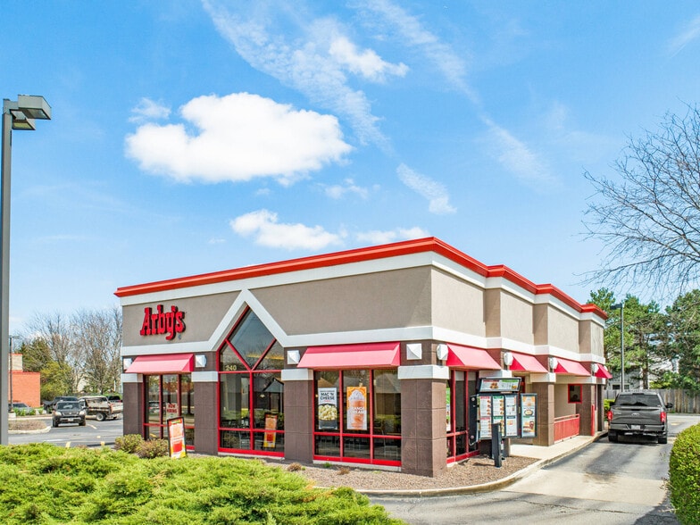More Photos Of 240 Douglas Rd, Oswego Fast Food For Lease