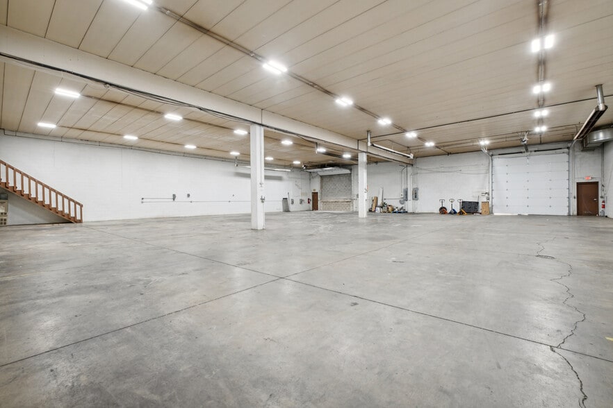 More Photos Of 3438-3446 Snelling Ave S, Minneapolis Distribution For Lease