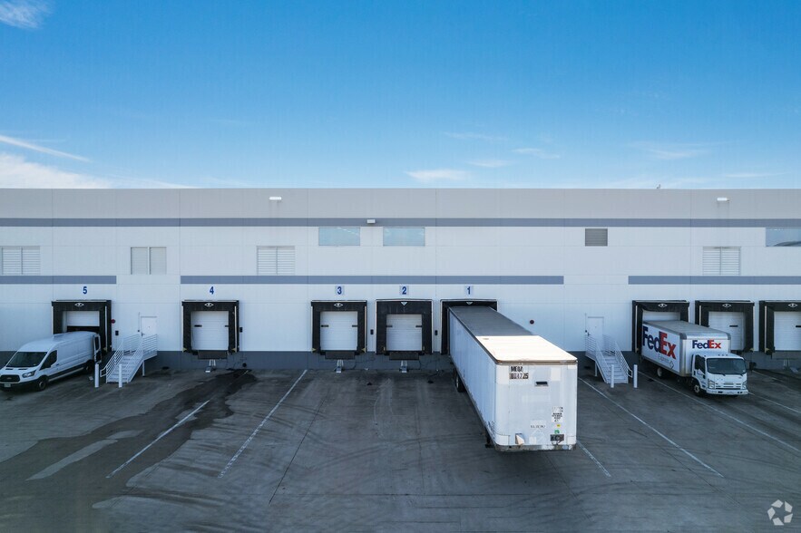 More Photos Of 800 Henrietta Creek Rd, Roanoke Warehouse For Lease