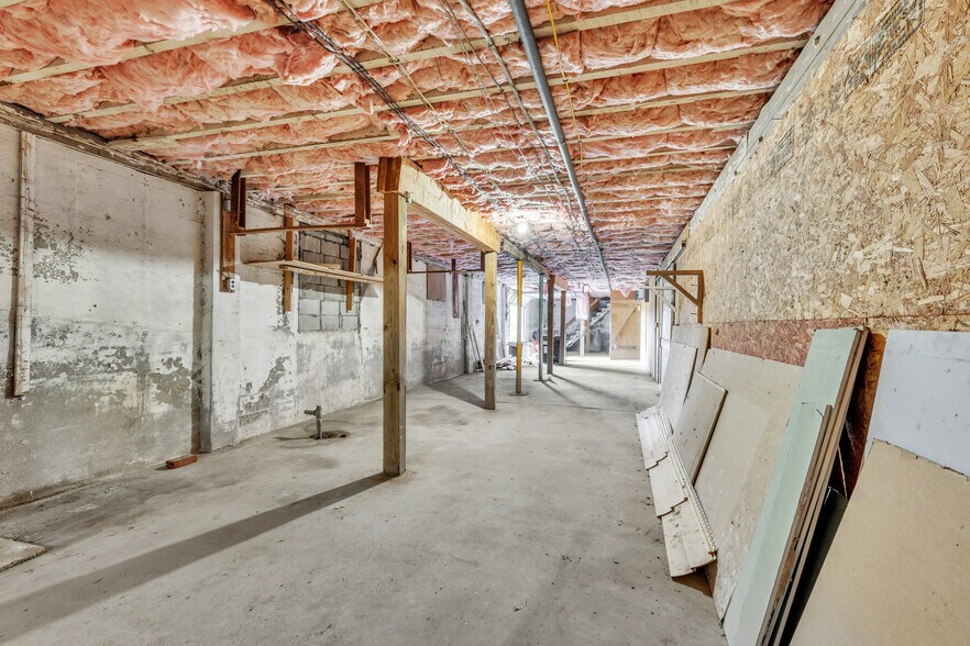 More Photos Of 203 Long Plain Rd, Whately Service For Sale