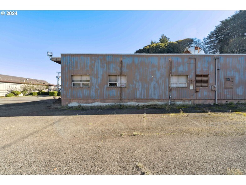 More Photos Of 665 Hemlock Ave, Coos Bay Refrigeration Cold Storage For Sale
