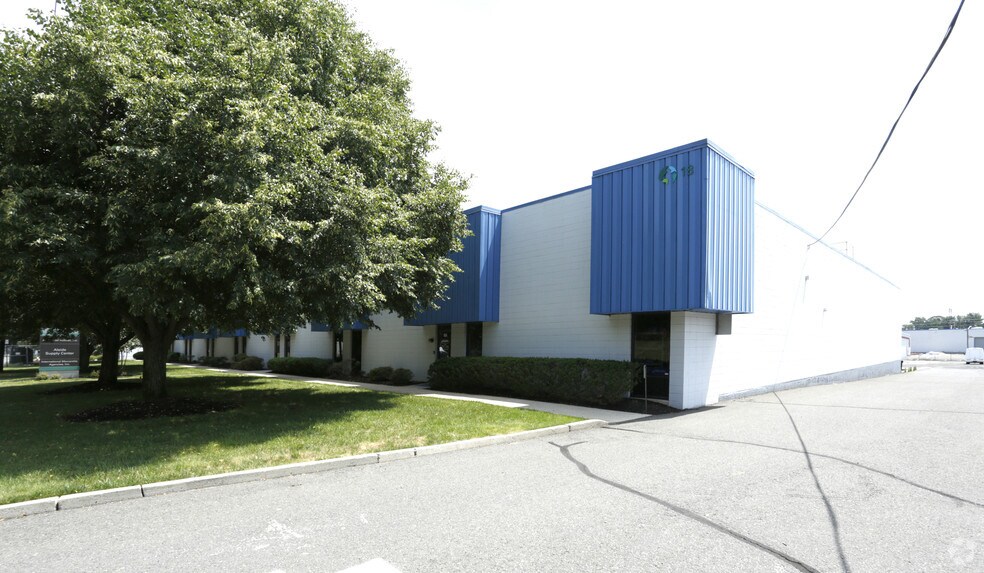 More Photos Of 18 Home News Row, New Brunswick Warehouse For Lease