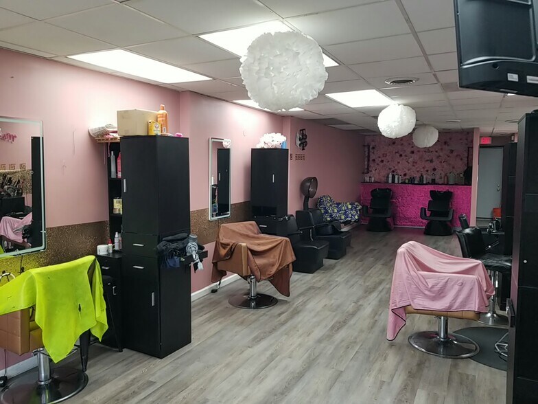 More Photos Of 4700 Stamp Rd, Marlow Heights General Retail For Lease