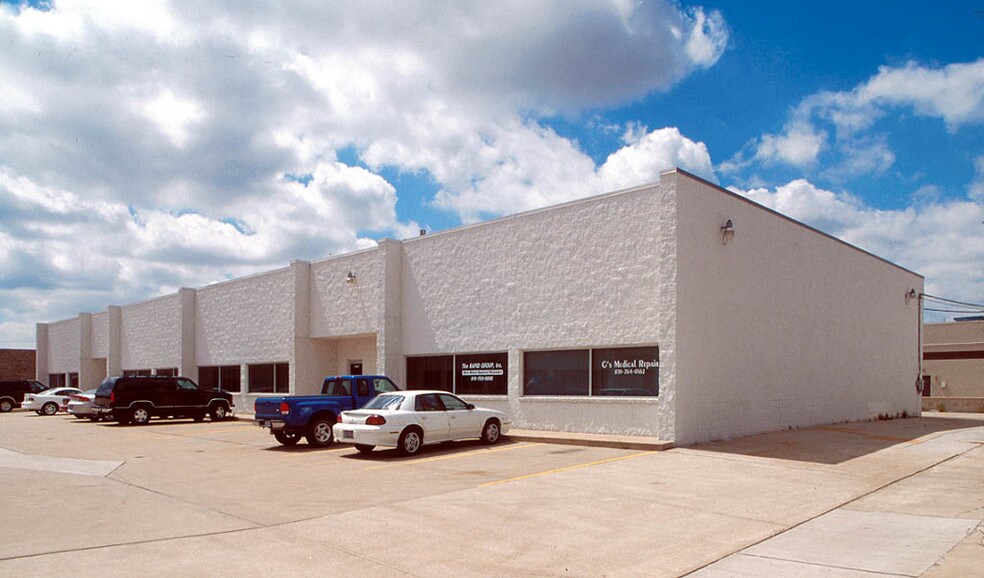 More Photos Of 22669-22687 Morelli Dr, Clinton Township Warehouse For Lease