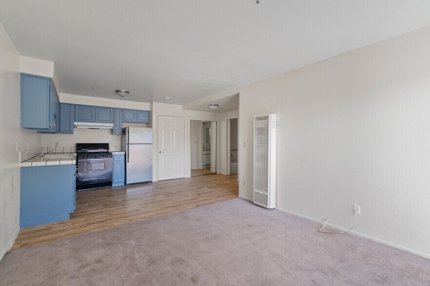 More Photos Of 2001 Broadway, San Pablo Apartments For Sale