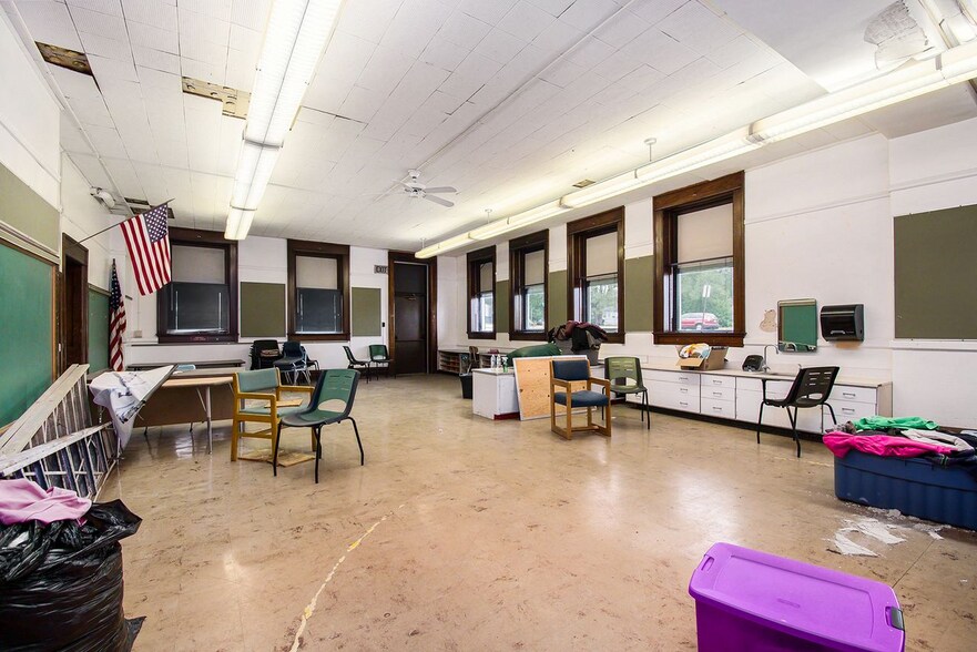 More Photos Of 485 SW Capital Ave, Battle Creek Specialty For Sale