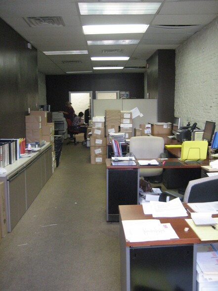 More Photos Of 28 S Strawberry St, Philadelphia Multifamily For Sale