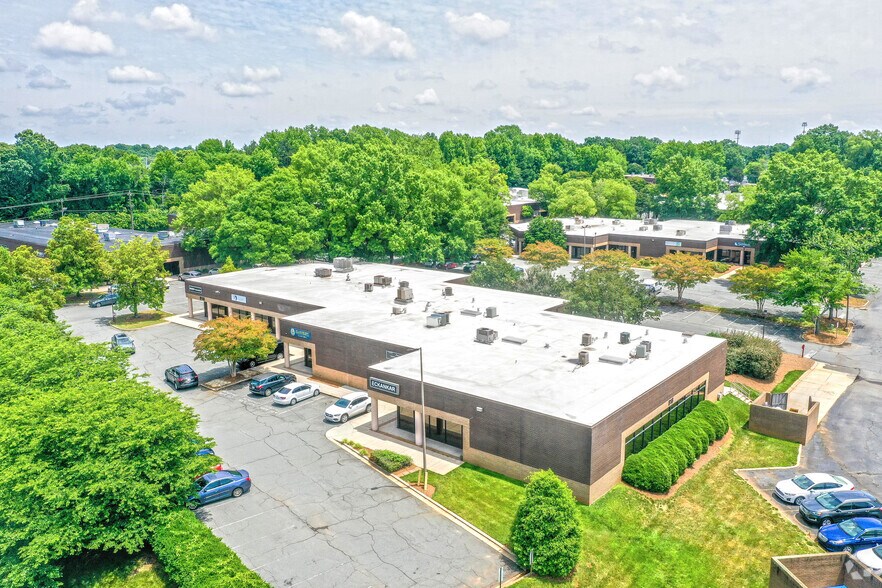 More Photos Of 814 Tyvola Rd, Charlotte Unknown For Lease