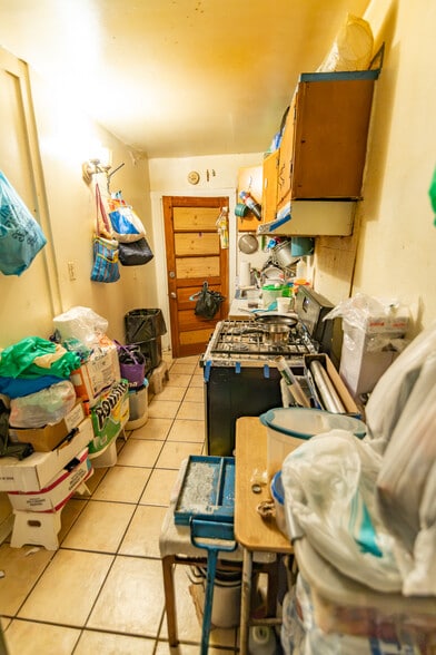 More Photos Of 11 S Broadway, Baltimore Apartments For Sale