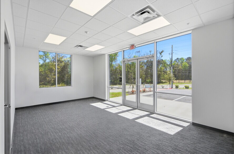 More Photos Of 2555 Ignition Dr, Jacksonville Warehouse For Lease