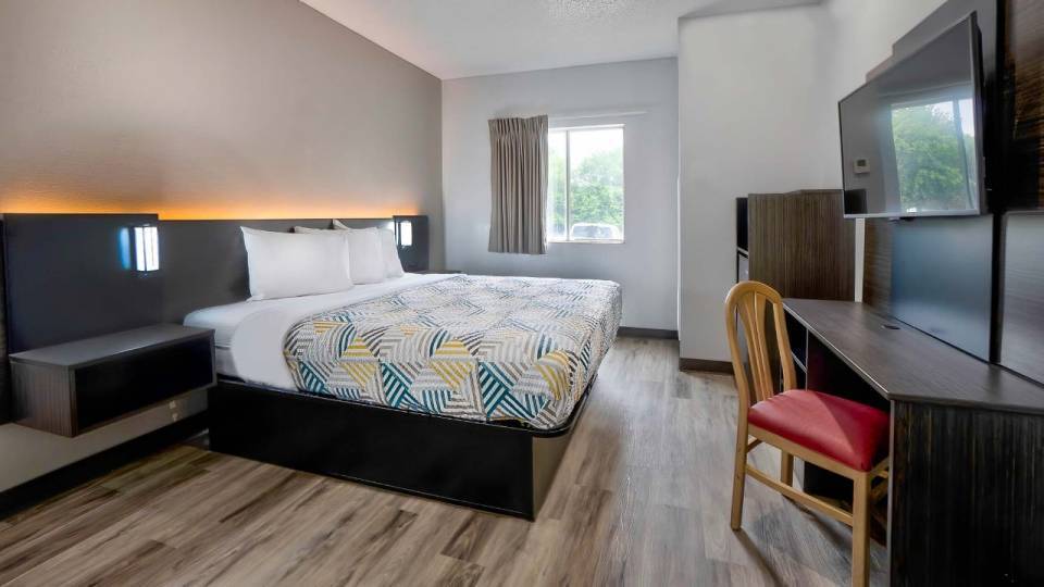 More Photos Of 8601 Benbrook Blvd, Benbrook Hotel For Sale