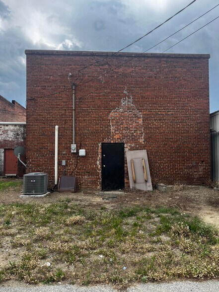 More Photos Of 156 N Oak St, Batesburg-Leesville Storefront Retail Office For Sale