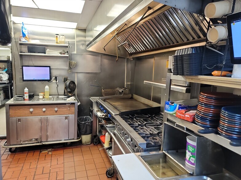 More Photos Of 8050 Federal Blvd, Westminster Restaurant For Sale