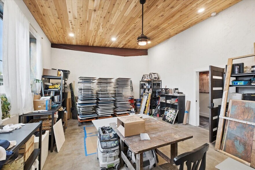More Photos Of 20 2nd Ave E, Kalispell Office For Sale
