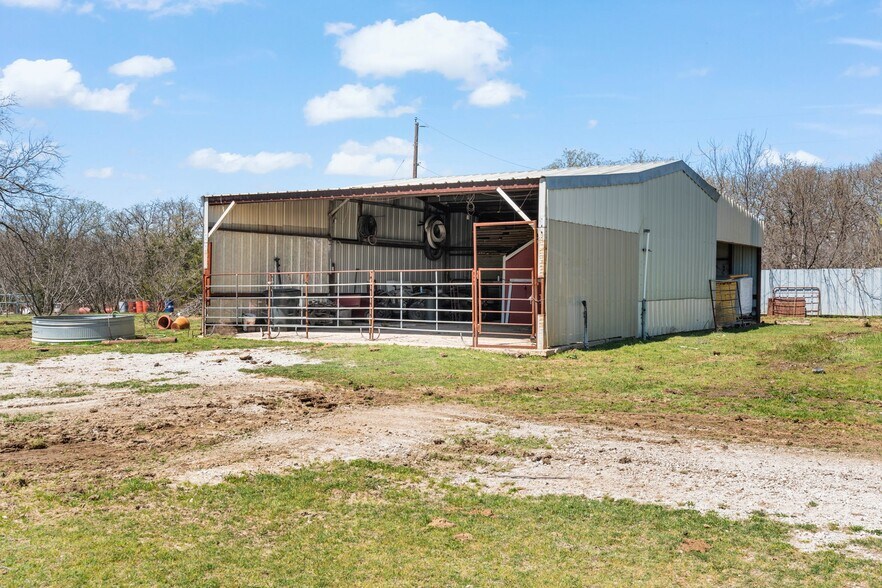 More Photos Of 1641 E Henderson St, Cleburne Land For Sale