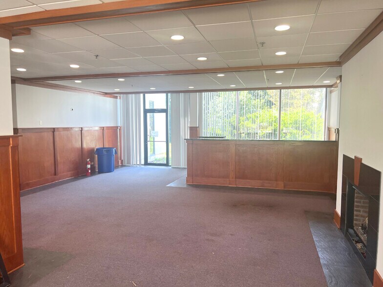 More Photos Of 8255 Lemont Rd, Darien Office For Lease