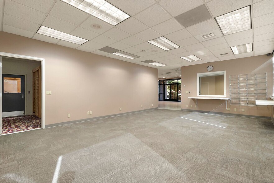 More Photos Of 500 W East Ave, Chico Office For Sale
