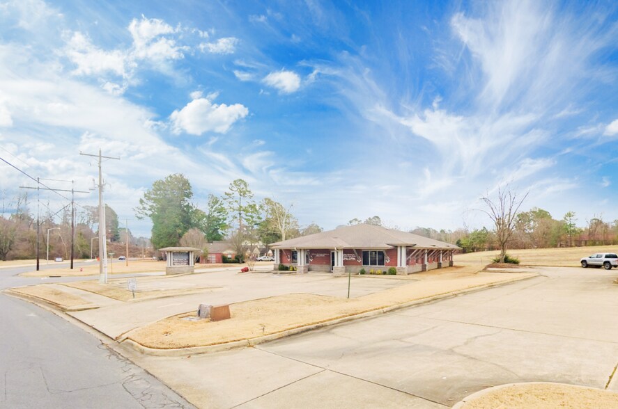 More Photos Of 3001 Twin Rivers Dr, Arkadelphia Medical For Sale