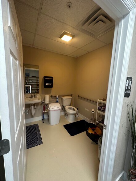 More Photos Of 6600-6612 26th Ct E, Sarasota Warehouse For Sale