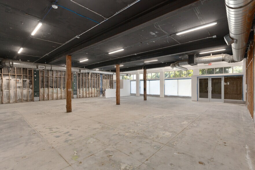 More Photos Of 3821 Park Blvd, San Diego General Retail For Lease