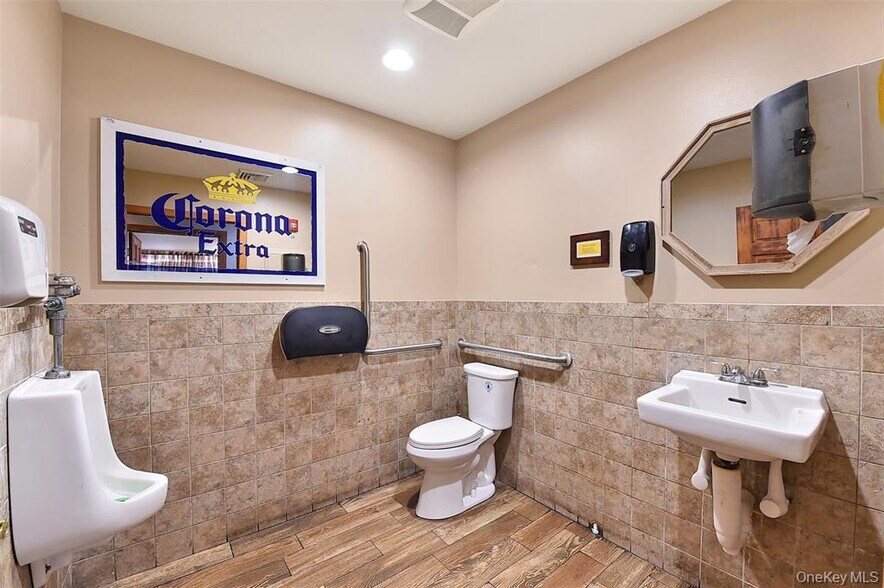 More Photos Of 809 Bloomingburg Rd, Bloomingburg Restaurant For Sale