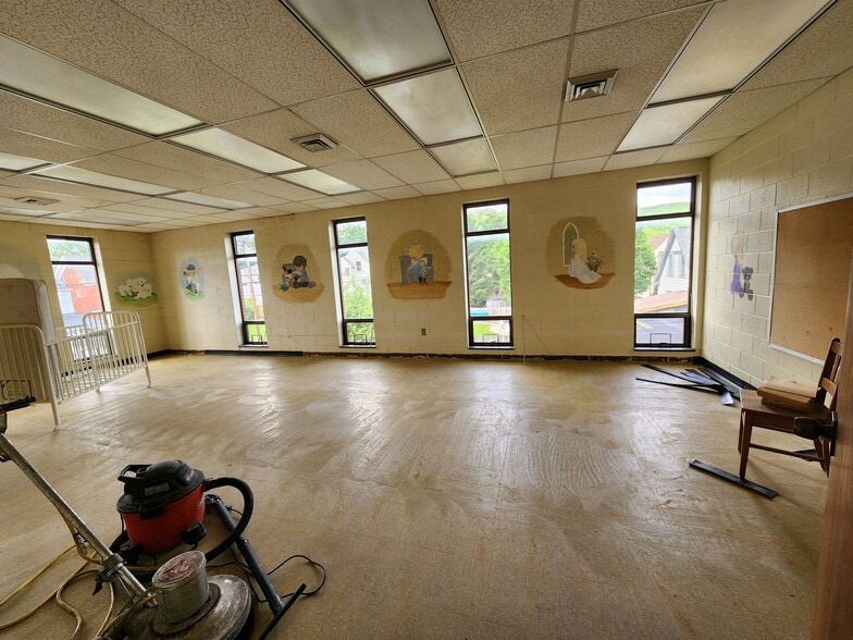 More Photos Of 200 E Fudge St, Covington Specialty For Sale