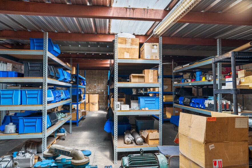 More Photos Of 3048 Aukele St, Lihue Warehouse For Sale