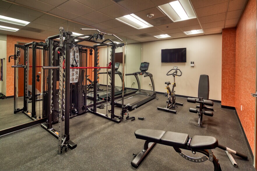 More Photos Of 1375 Exposition Blvd, Sacramento Office For Lease