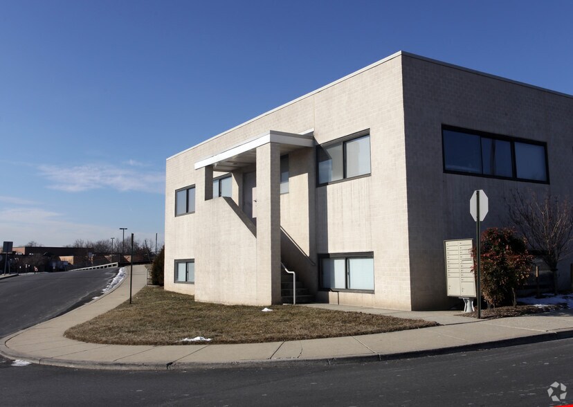 More Photos Of 26005 Ridge Rd, Damascus Medical For Lease