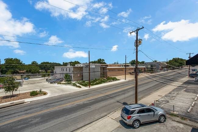 More Photos Of 250 W Olmos Dr, San Antonio Storefront Retail Office For Lease