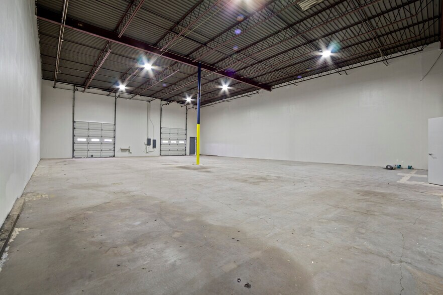 More Photos Of 808 S Blue Mound Rd, Fort Worth Unknown For Lease