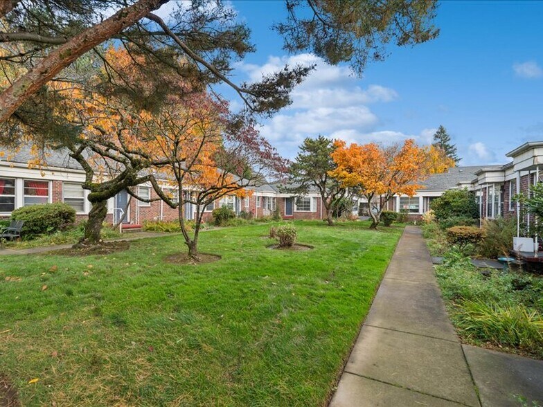More Photos Of 600-610 SE 39th Ave, Portland Apartments For Sale