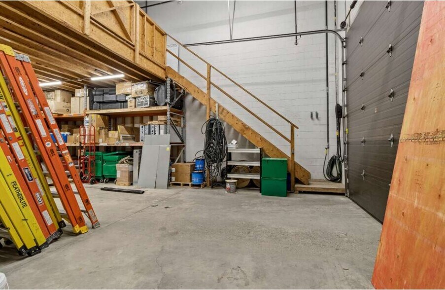 More Photos Of 242 Applewood Cres, Vaughan Light Manufacturing For Sale