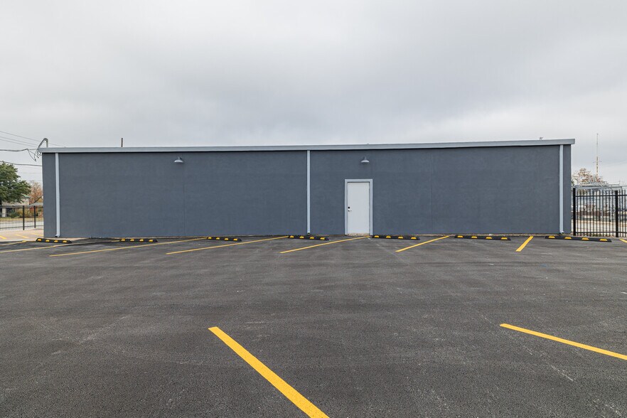 More Photos Of 104 N Shaver St, Pasadena Industrial For Lease